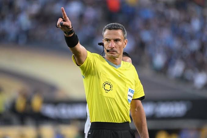 L’Arbitre de la Finale de la Coupe du Monde 2026 : Slavko Vinčić, un Slovène au sommet du football mondial