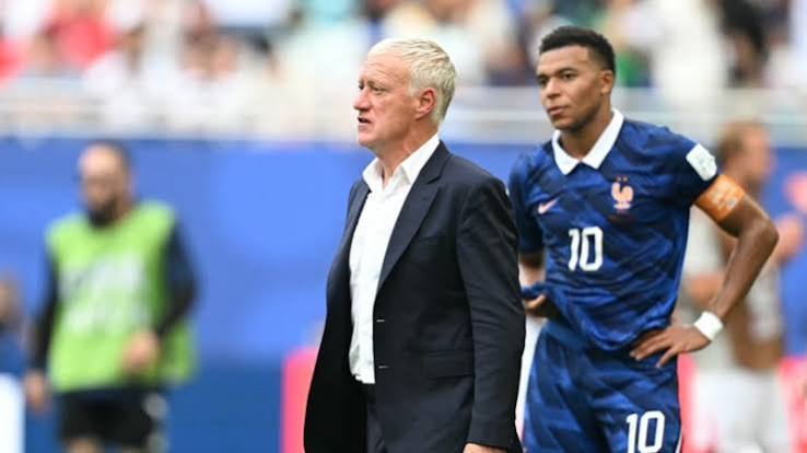 France – Angleterre – Deschamps : Une Histoire de Rivalité, de Gloire et de Leadership