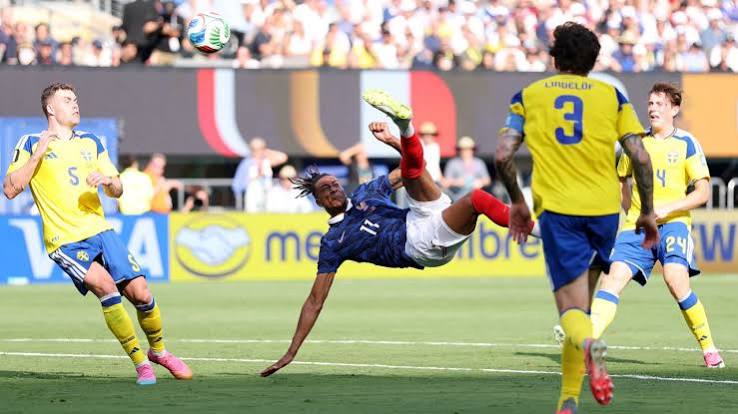 Résultat France-Suède : les Bleus déroulent (3-0) et filent en huitièmes de finale de la Coupe du monde 2026